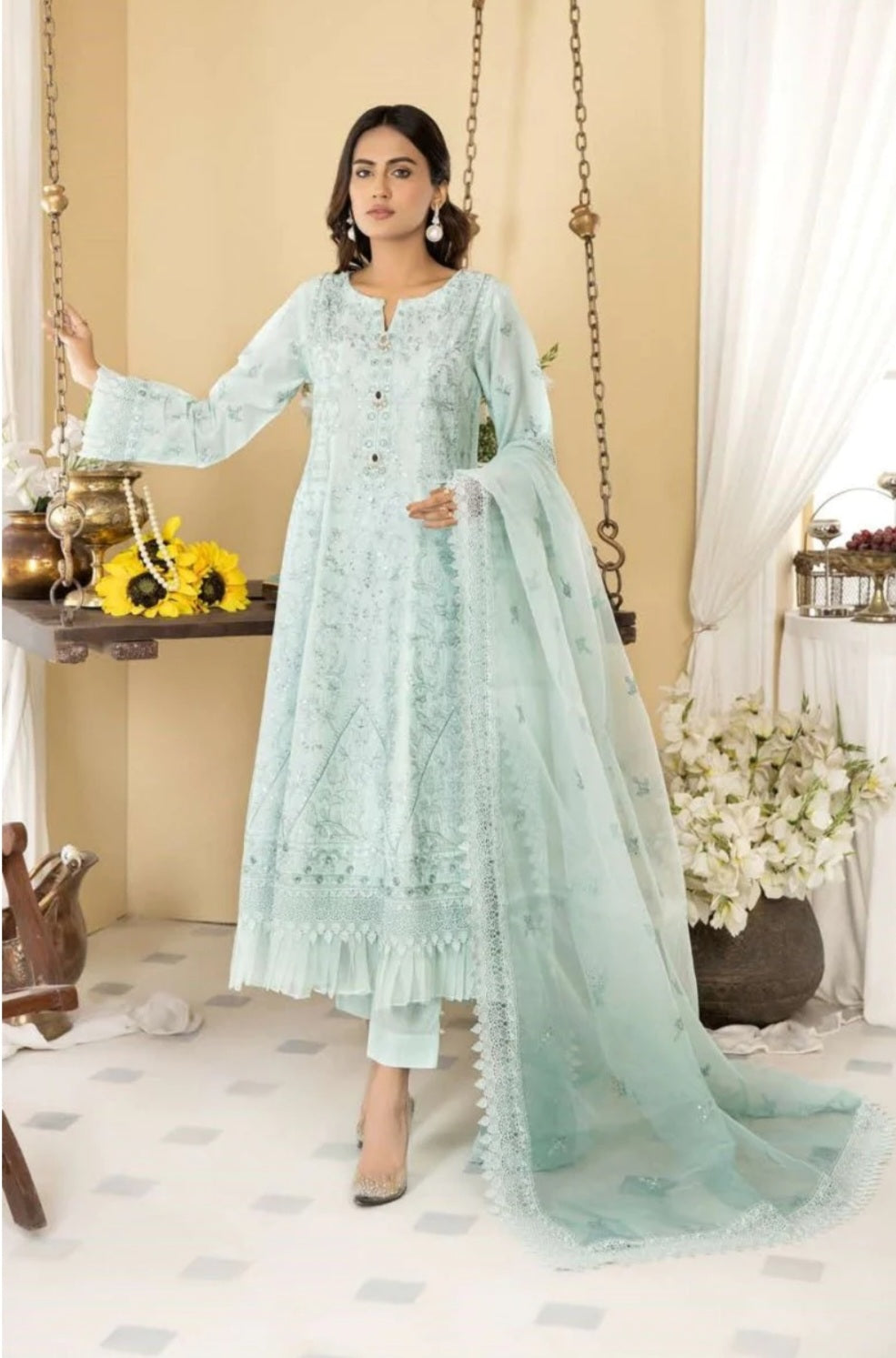 EMBROIDERED DETAILED DRESS WITH ORGANZA DUPATA BY SIMRAN