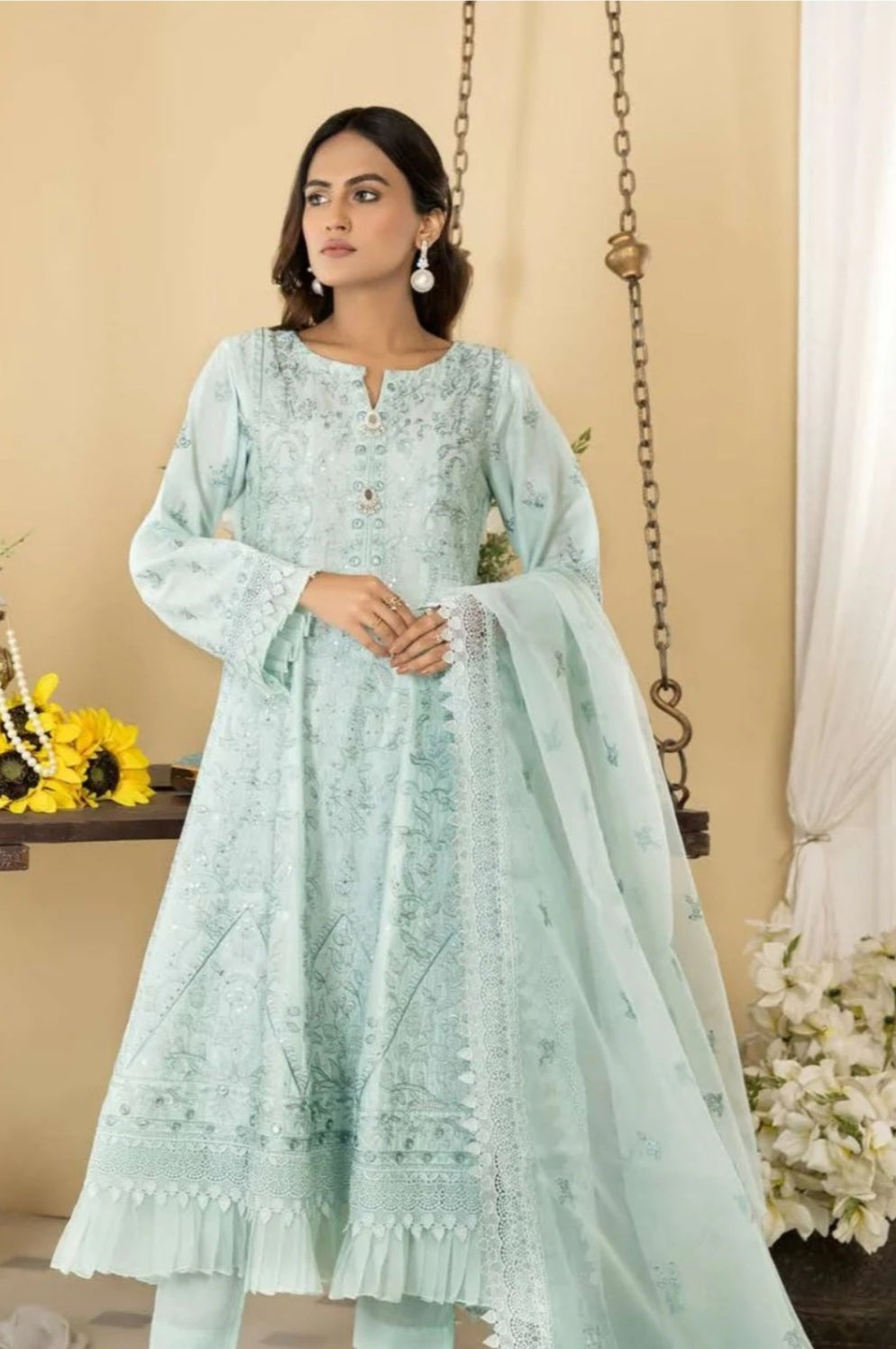 EMBROIDERED DETAILED DRESS WITH ORGANZA DUPATA BY SIMRAN